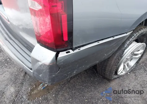 2019 Chevrolet Tahoe Lt z USA, uszkodzony, nr VIN 1GNSKBKC5KR346878